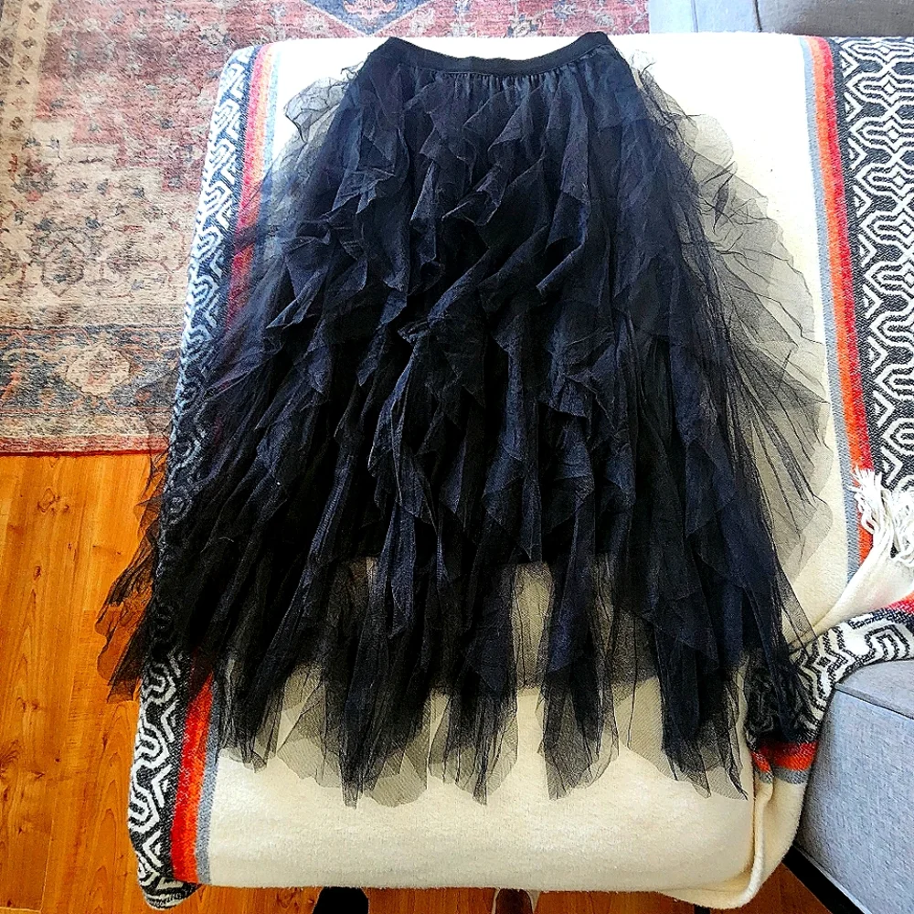 Chic Black Layered Maxi Skirt - Picture 1 of 5